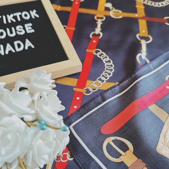 Bundle of 3 square chiffon scarves - Picture 5 of 6